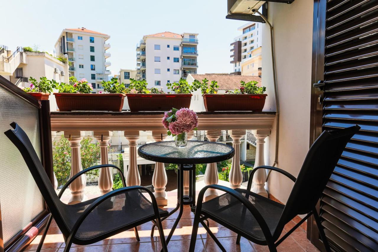 Villa Dvor Kornic Budva Exterior foto