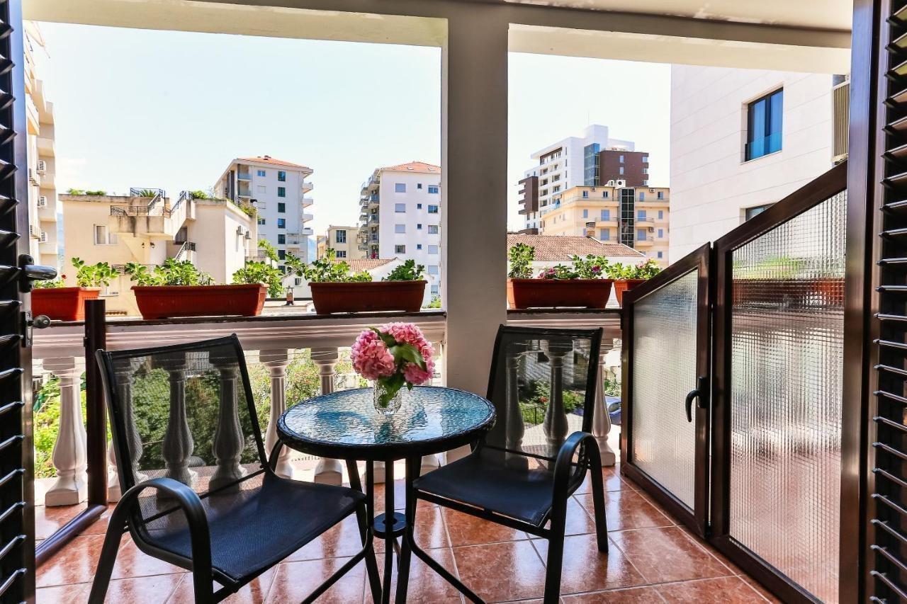 Villa Dvor Kornic Budva Exterior foto