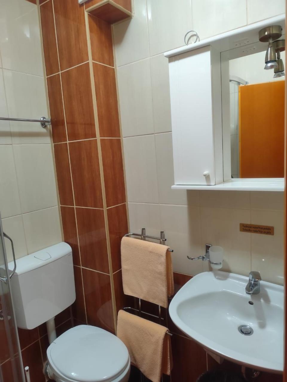 Villa Dvor Kornic Budva Habitación foto